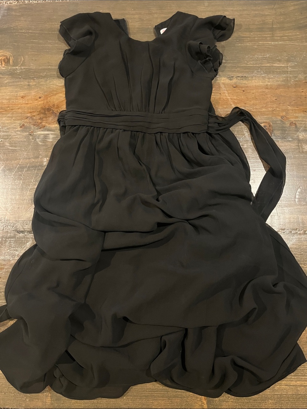 Elegant Black Midi Dress with Ruffle Cap Sleeves
